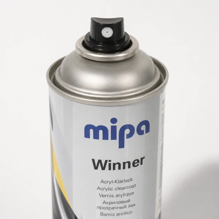 Zbliżenie dyszy lakieru bezbarwnego Mipa Winner w sprayu