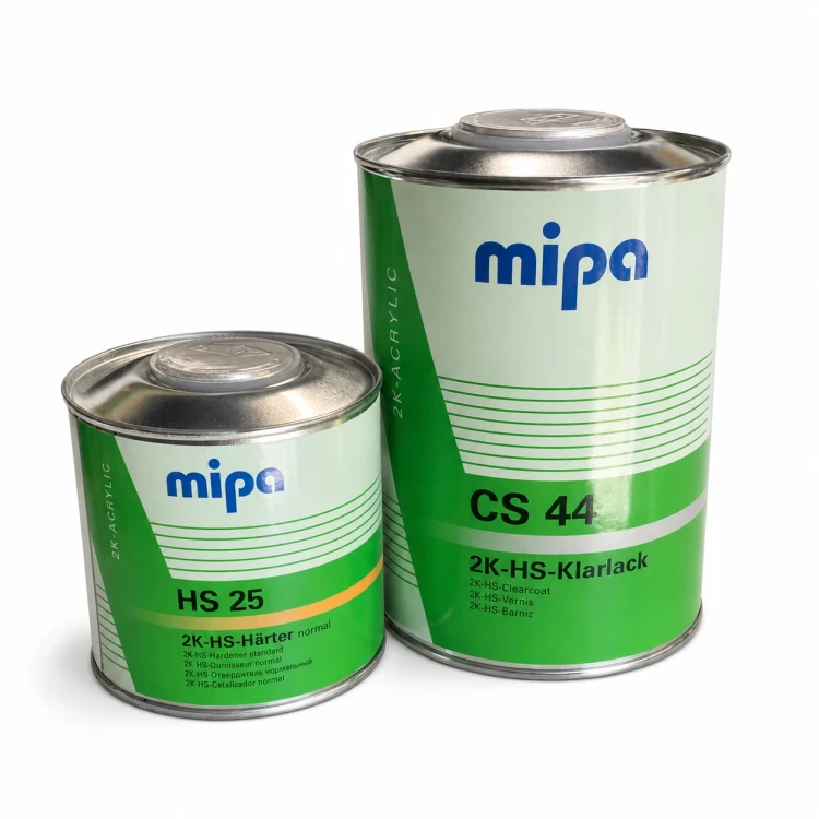 Lakier bezbarwny Mipa CS44 1L i utwardzacz HS25 0,5L na białym tle
